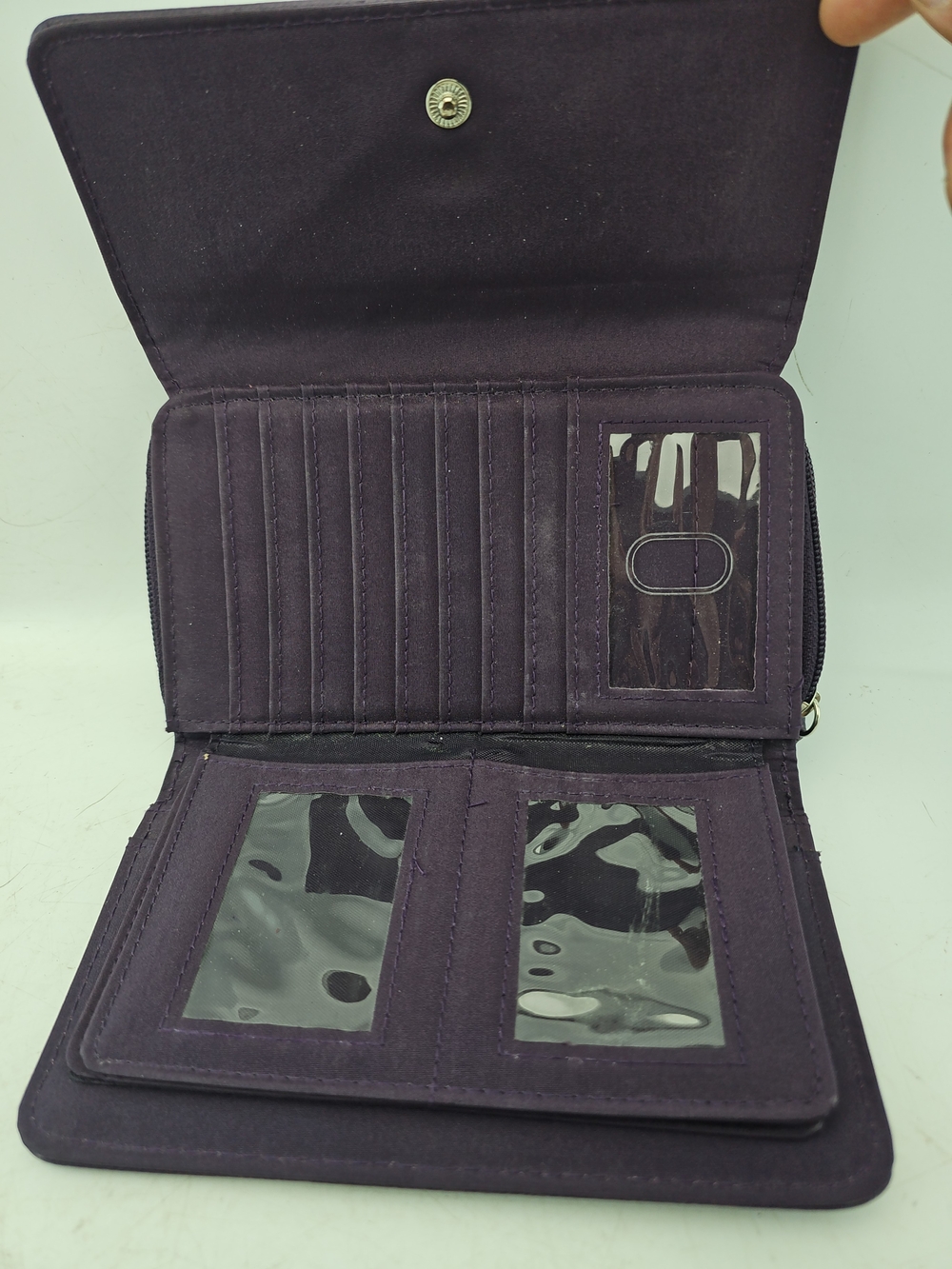Stylish Purple Leather Zip-Around Wallet - Picture 4 of 6